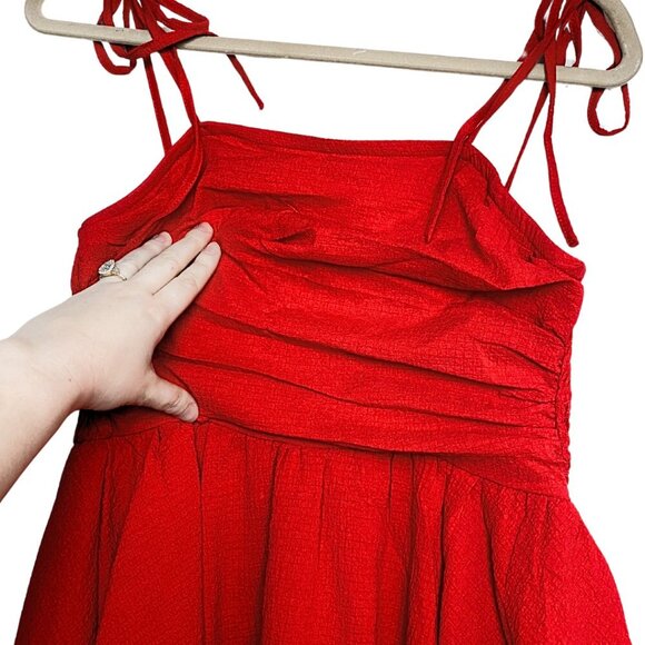 💚 Red Tiered Smocked Strappy Summer Mini Dress with Ruffles and Textured Fabric - Picture 4 of 7